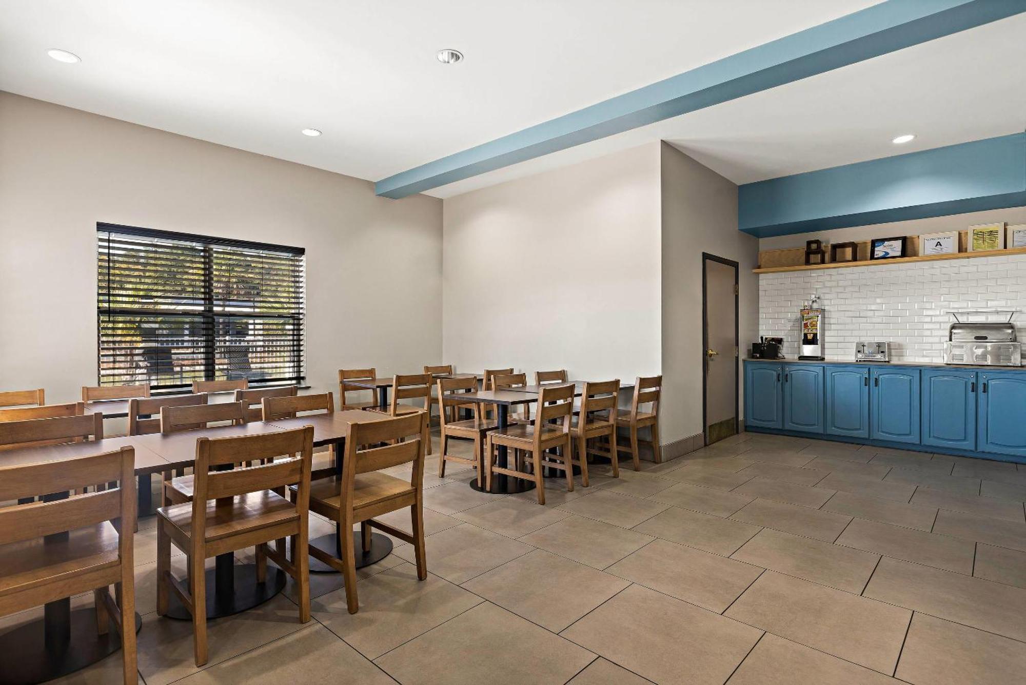 Country Inn & Suites By Radisson, Hinesville, Ga Luaran gambar